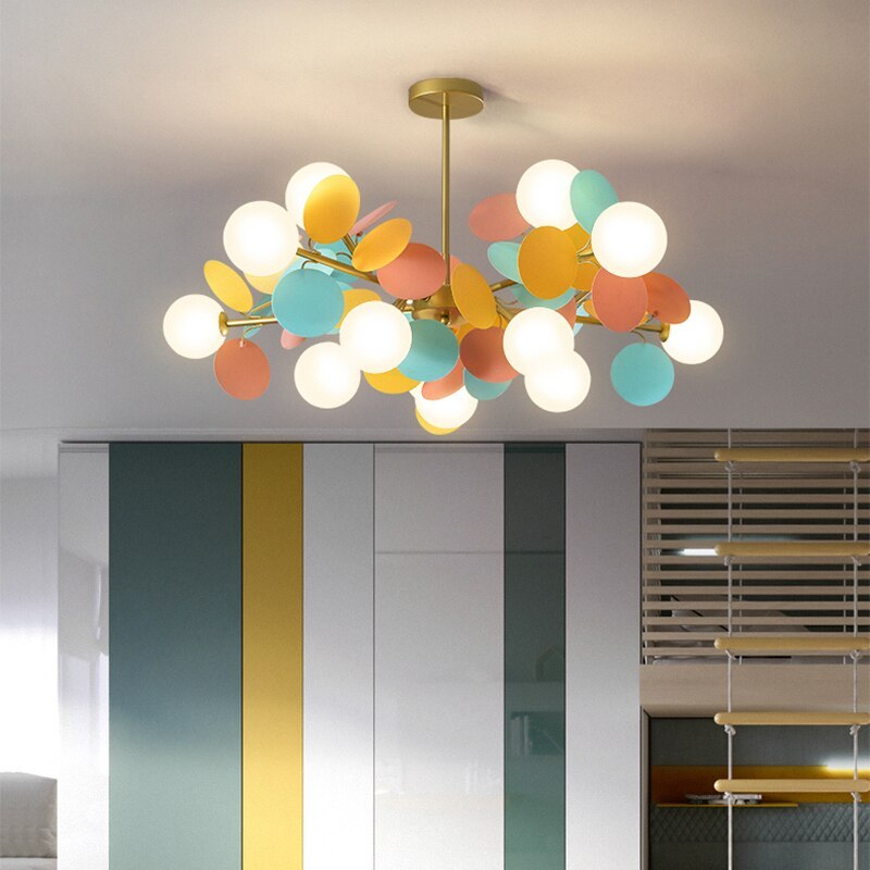 Lámpara colgante LED acrílica, diseño minimalista para iluminación moderna del hogar.