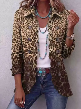 Blazer para mujer con volantes plisados. Chaqueta elegante, moda oficina. Estilo retro, ropa femenina.