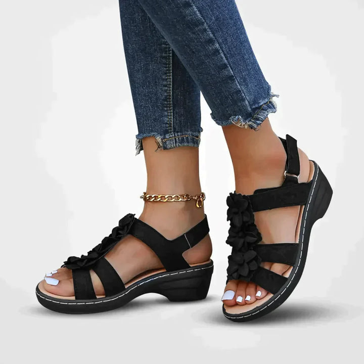 Sandalias femeninas FLORIANA con diseño floral vibrante y plataforma, comodidad para el verano, playa o uso casual.