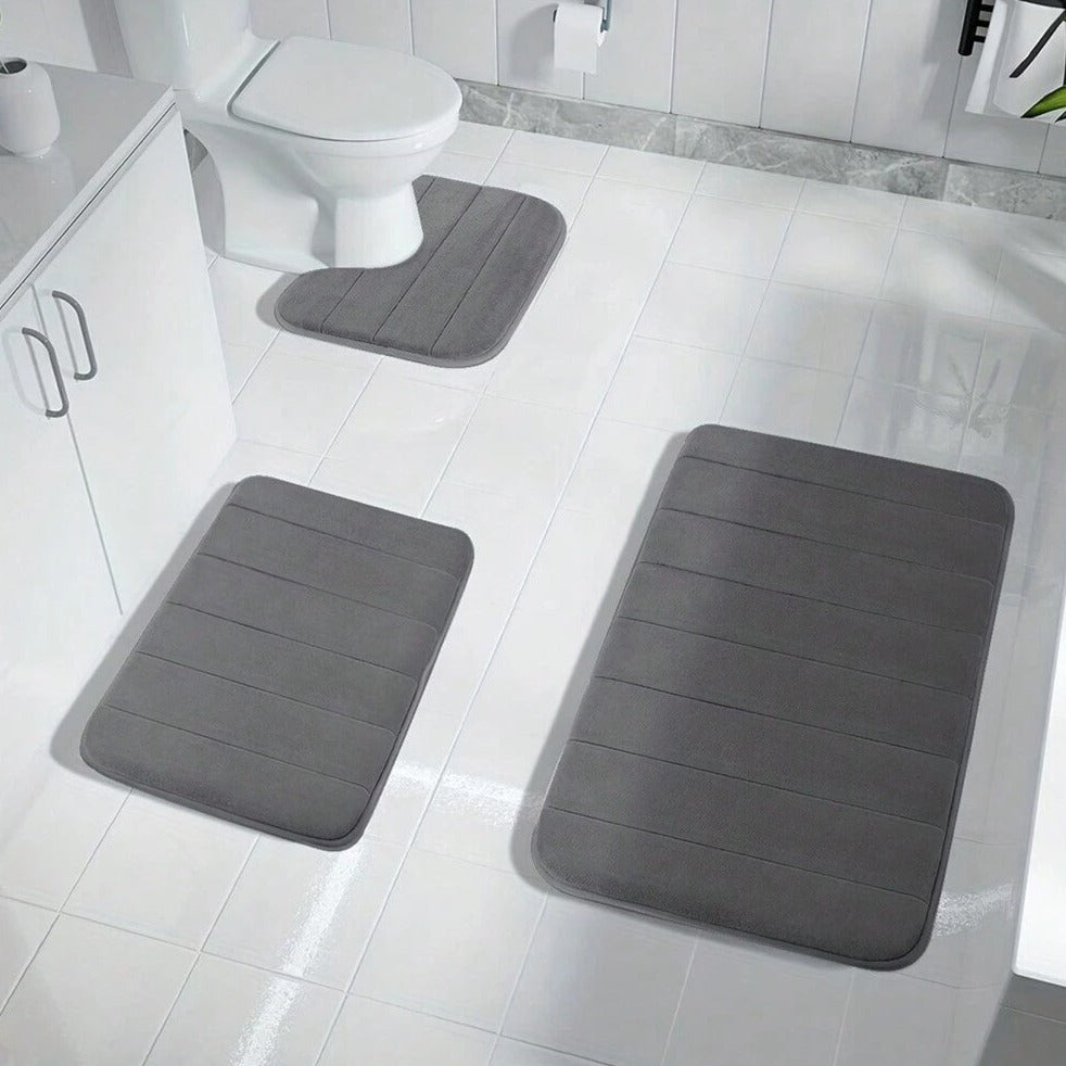 Confort y seguridad garantizados con este juego de 3 alfombras de baño de espuma viscoelástica para tu hogar.