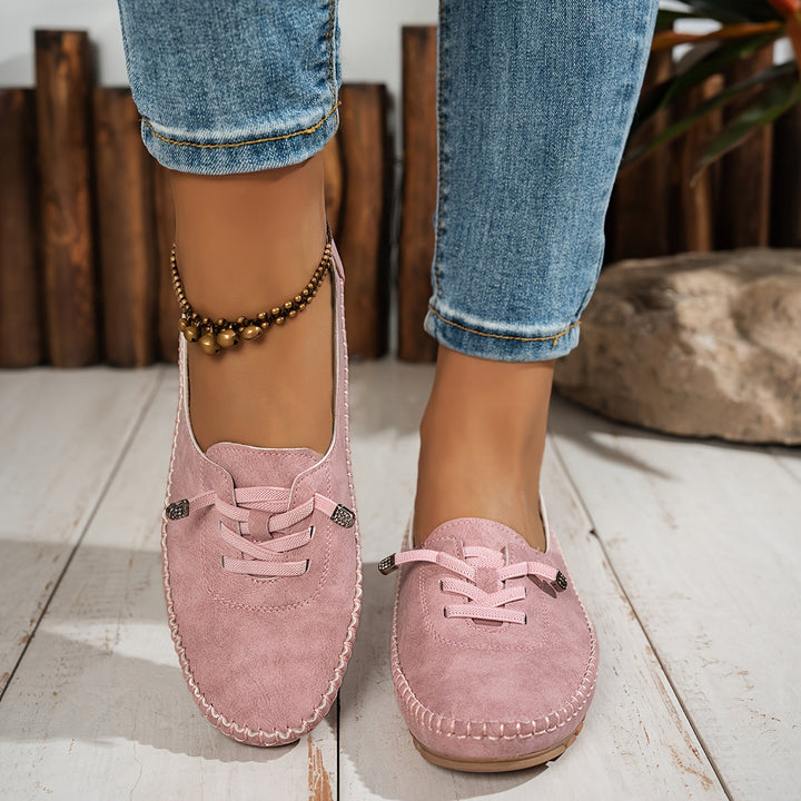 Par de mocasines de mujer nuevos, suaves, flexibles y transpirables, listos para tu comodidad diaria.
