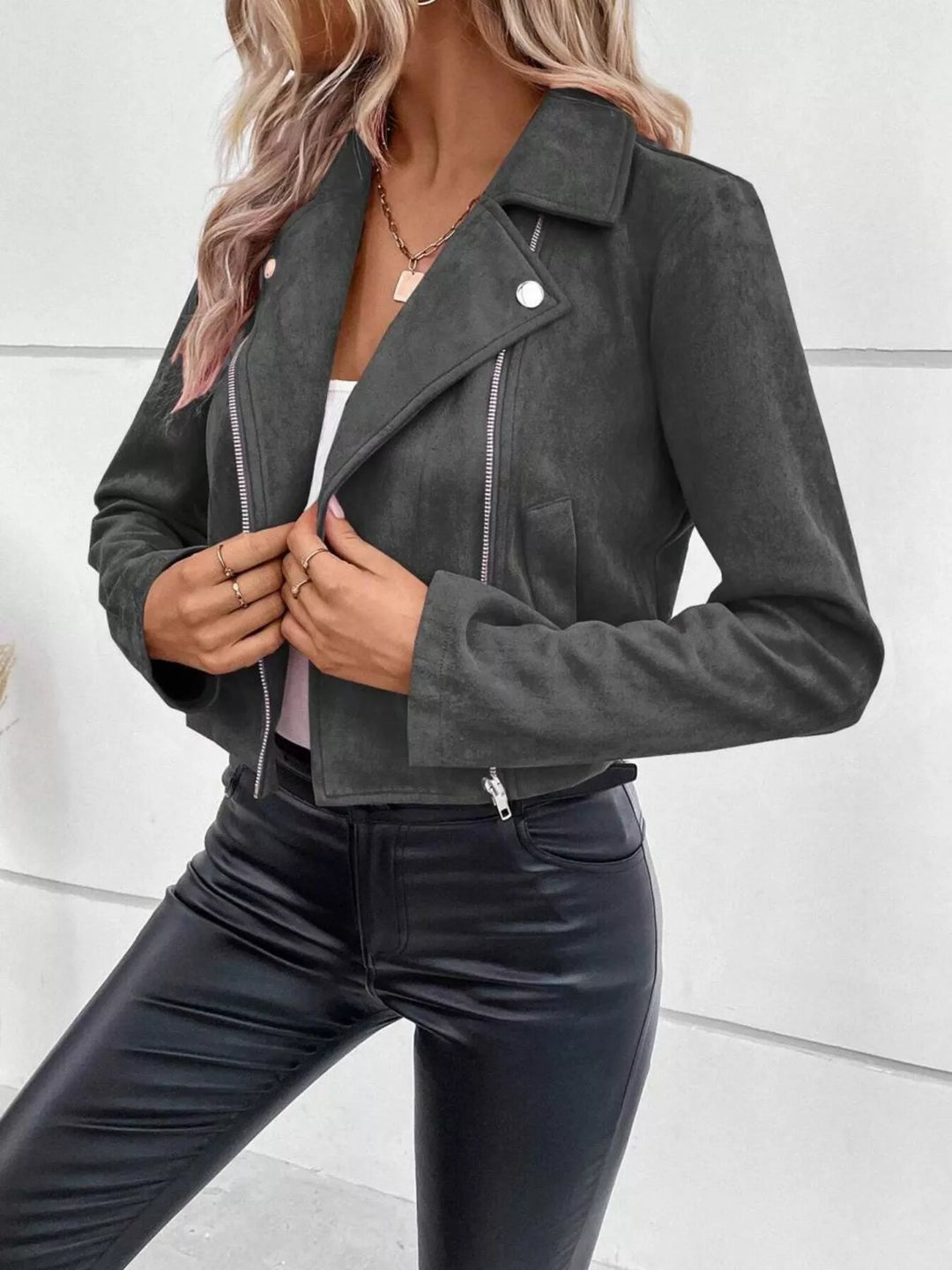 Chaqueta crop de poliéster para mujer, estilo moderno y casual, perfecta para primavera/otoño.