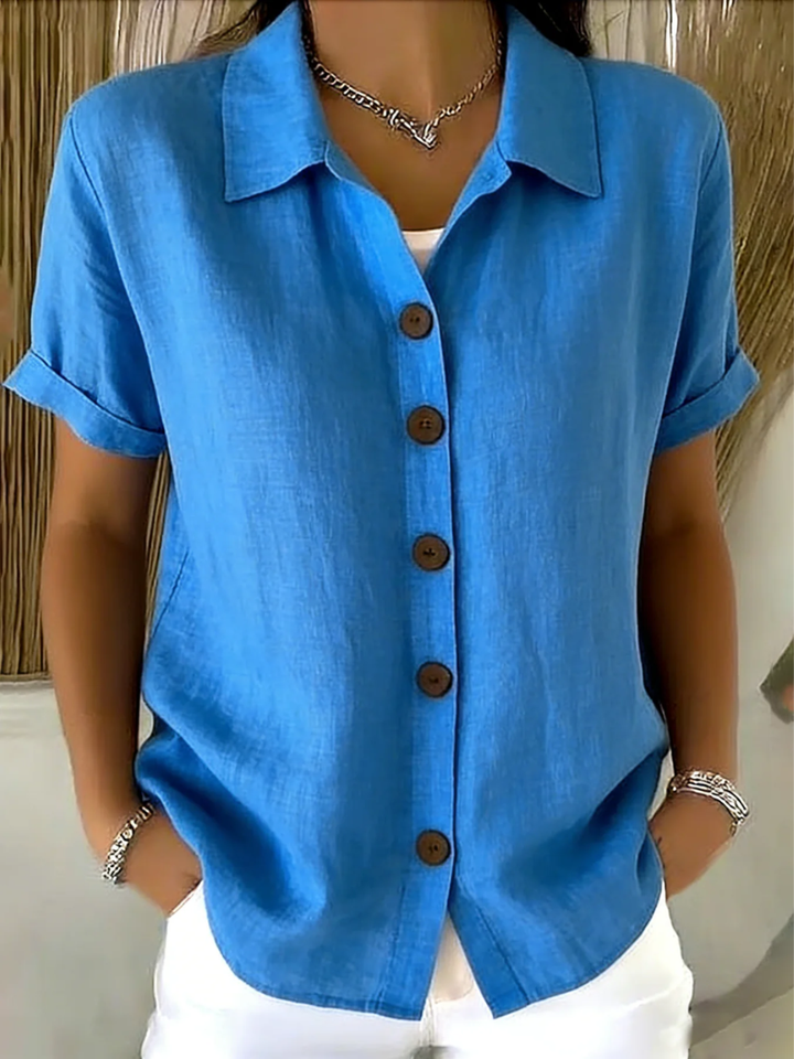 Blusa fluida de mujer, elegante y cómoda. Camisa casual con botones delanteros, ideal para días de verano.