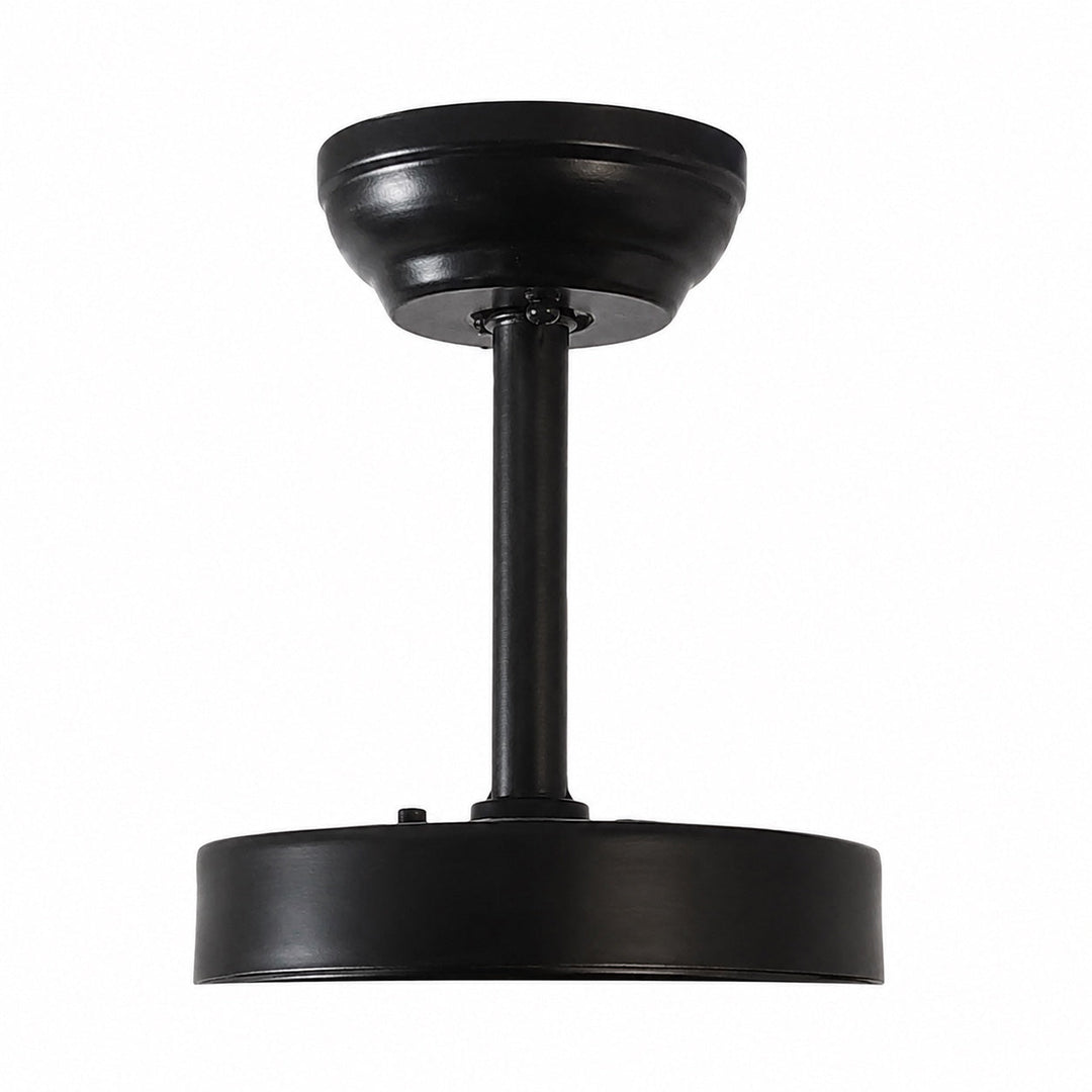 Ventilador de techo industrial oscuro, palas de madera nogal y luz. Para decoracion moderna en grandes espacios.