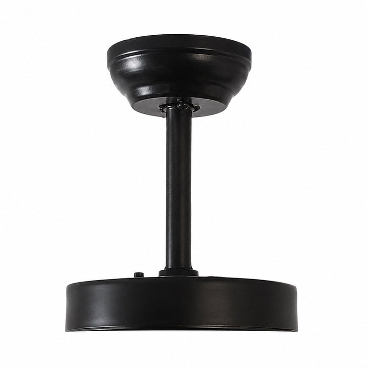 Ventilador de techo industrial oscuro, palas de madera nogal y luz. Para decoracion moderna en grandes espacios.
