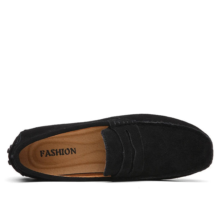 Mocasines de hombre de ante, calzado casual elegante para cualquier ocasión.