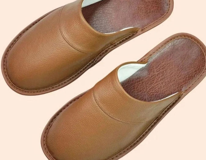 Mules slip-on para hombre, confort superior, calzado de hogar ideal para un descanso relajante.