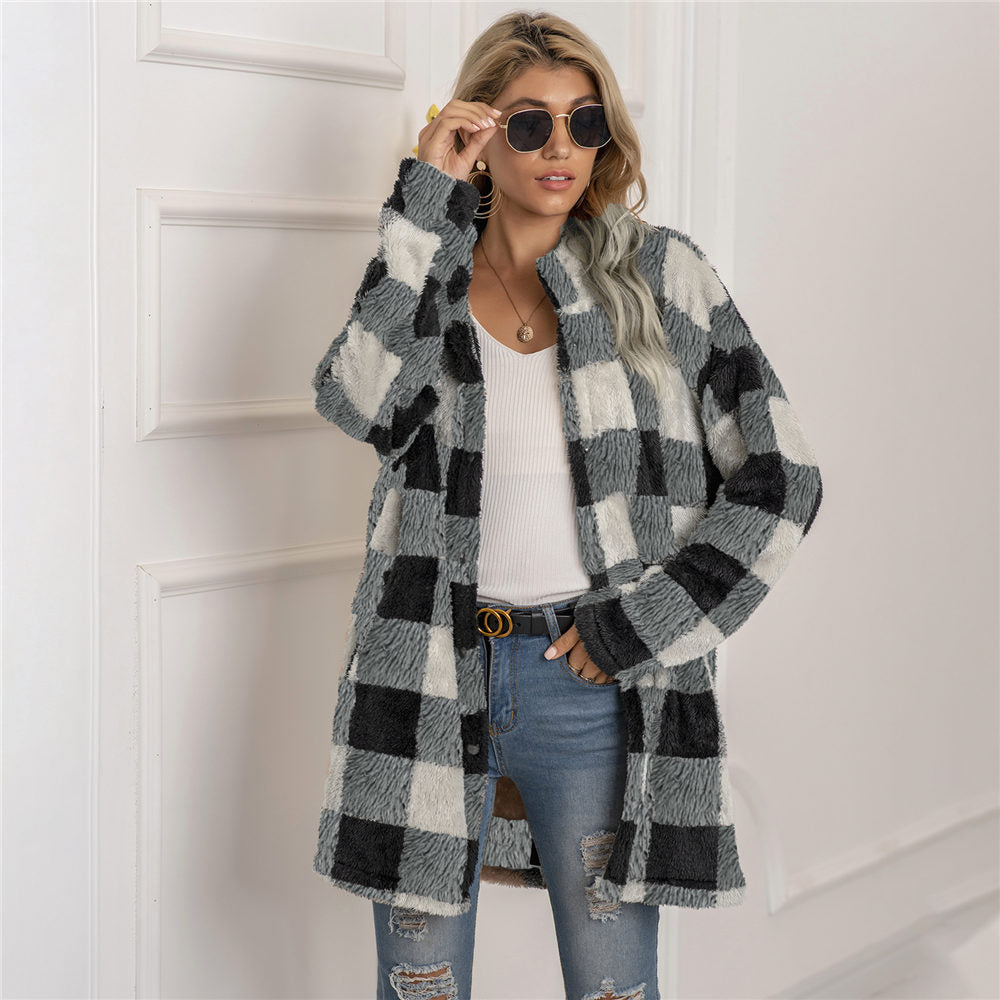 Abrigo de cuadros mujer, diseño clásico de otoño-invierno. Chaqueta cómoda y elegante para el frío.