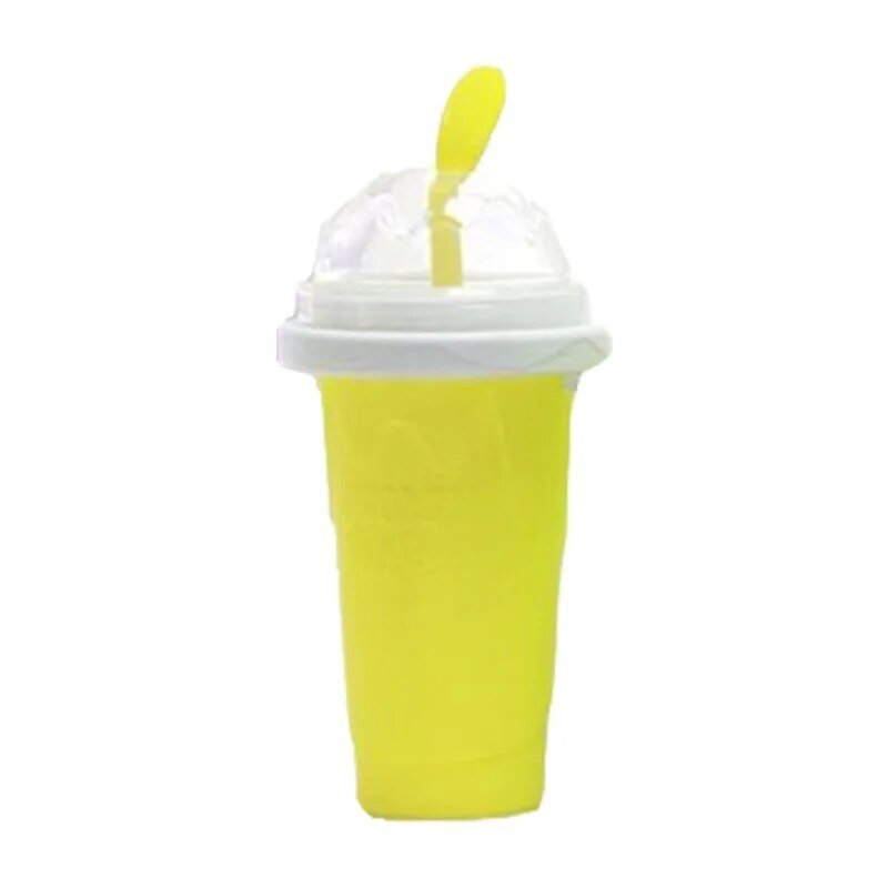 Disfruta de deliciosos granizados instantáneos en este vaso mágico, imprescindible para el calor del verano.