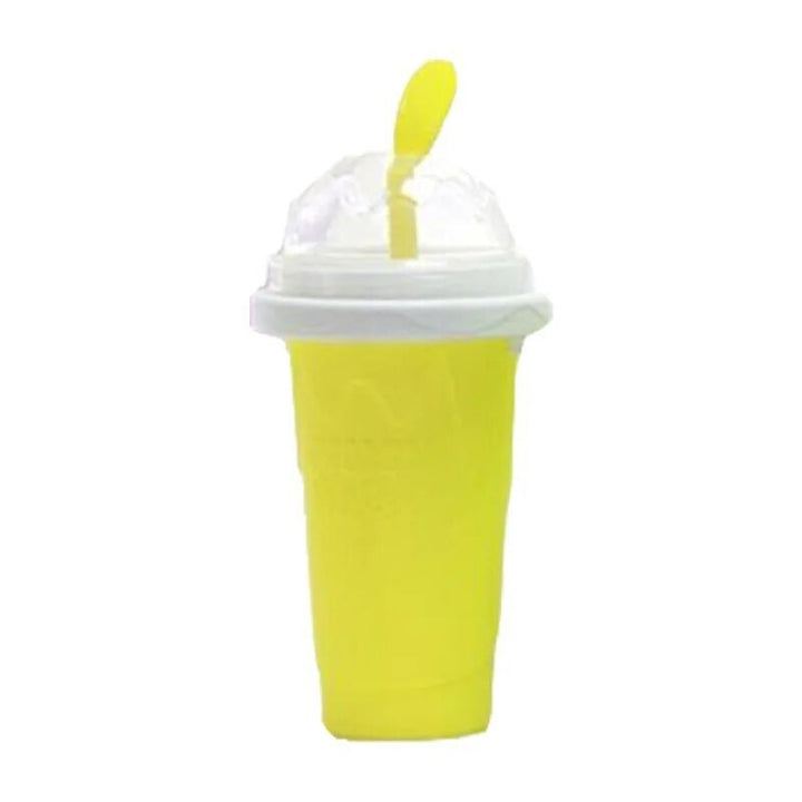 Disfruta de deliciosos granizados instantáneos en este vaso mágico, imprescindible para el calor del verano.