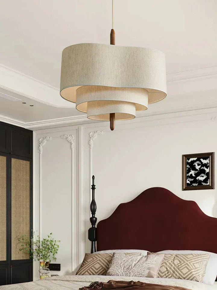 Lámpara de techo colgante de tela elegante para salón. Iluminación decorativa para interiores del hogar.