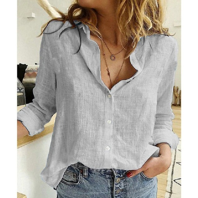 Blusa femenina de botones y manga larga, diseño casual y chic. Un básico de moda para tu armario.