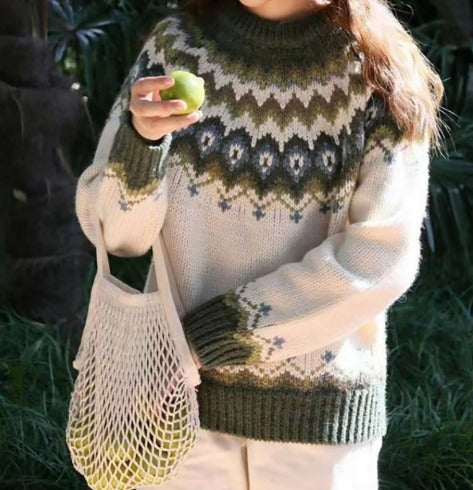 Jersey mujer básico y versátil. Pulóver clásico cómodo para combinar, ideal en moda femenina de otoño-invierno.