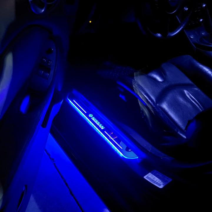 Luces LED magnéticas universales para puertas. Antirayaduras, impermeables, fácil instalación para seguridad y estilo.