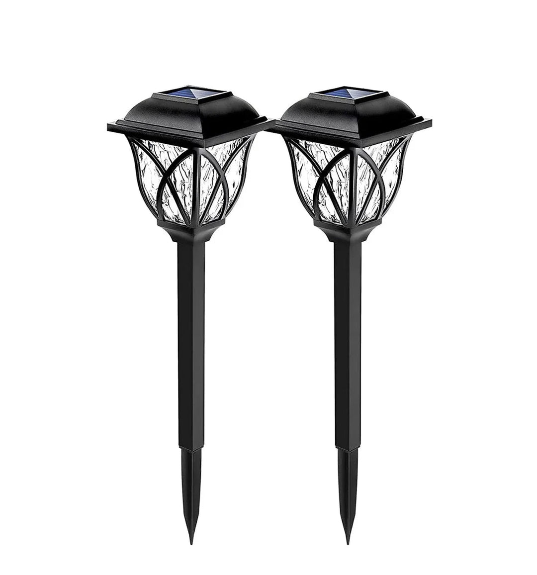 Iluminación exterior LED solar, ecológica y fácil de mantener en tu jardín.