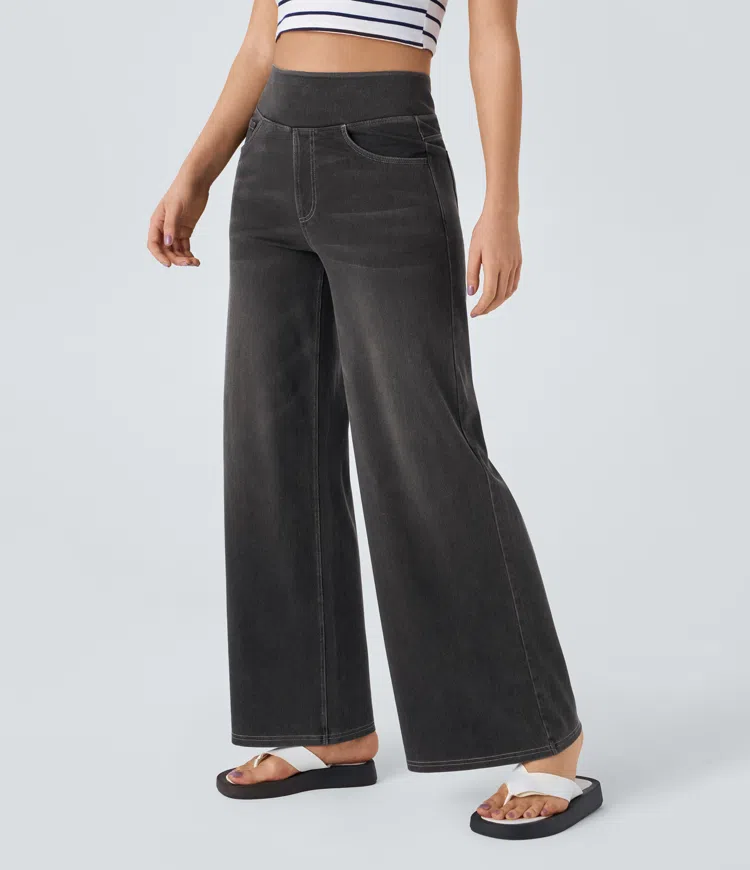 Jean de mujer moderno pierna ancha, talle alto elástico, ideal para estilo casual y confort diario.