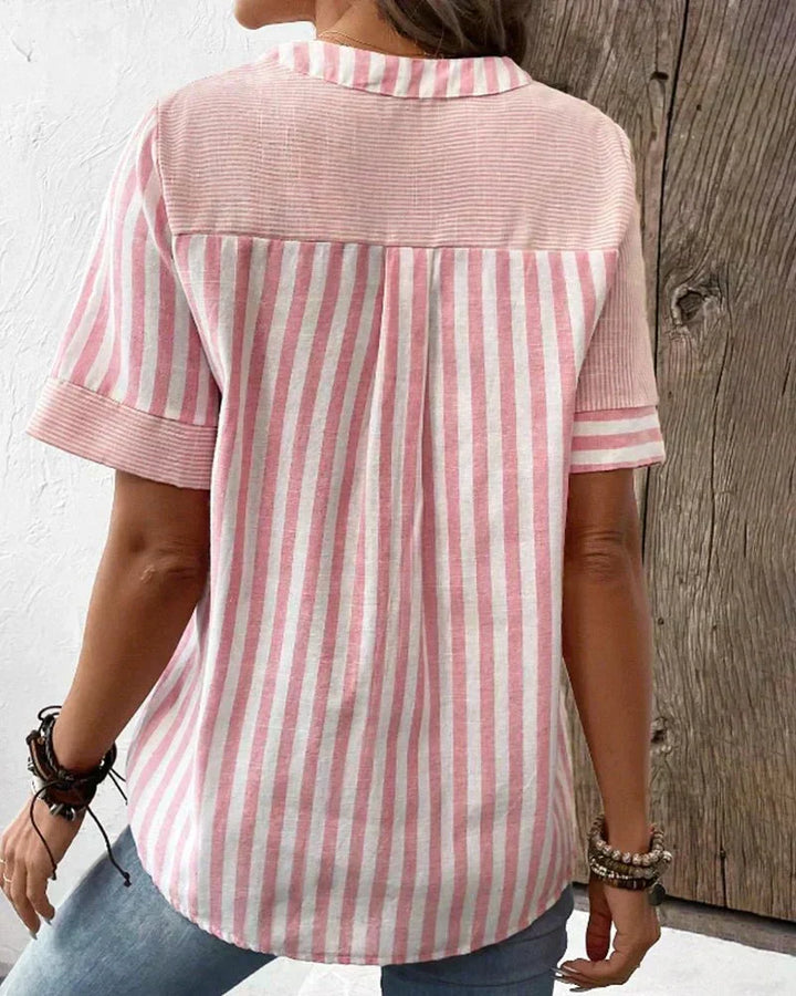 Blusa cómoda de rayas para mujer, ideal para primavera y verano, look chic.