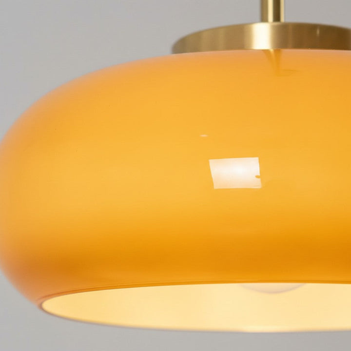 Lámpara de iluminación interior, redonda de cristal y oro. Estilo Bauhaus para decoración de ambientes.