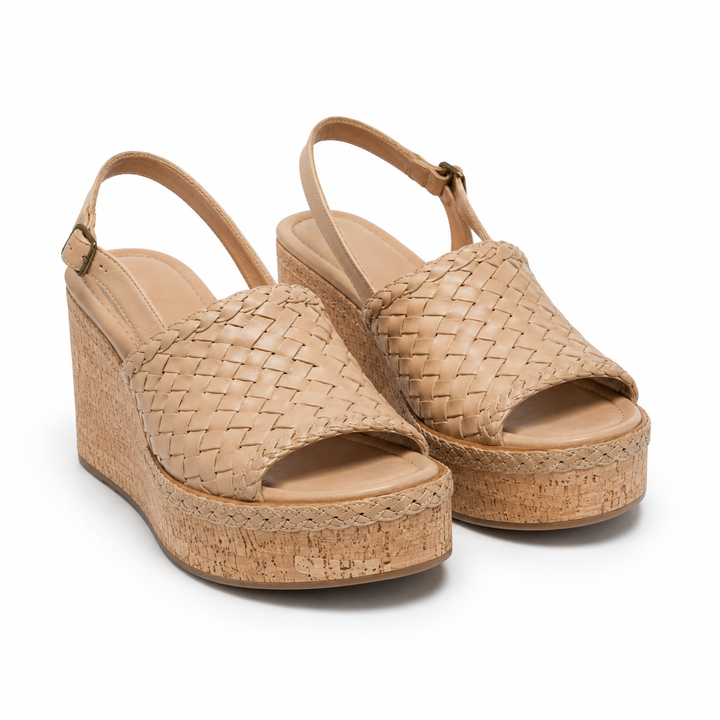 Calzado de verano beige con cuña y plataforma para mujer, versátil y con estilo, gran comodidad en cada paso.
