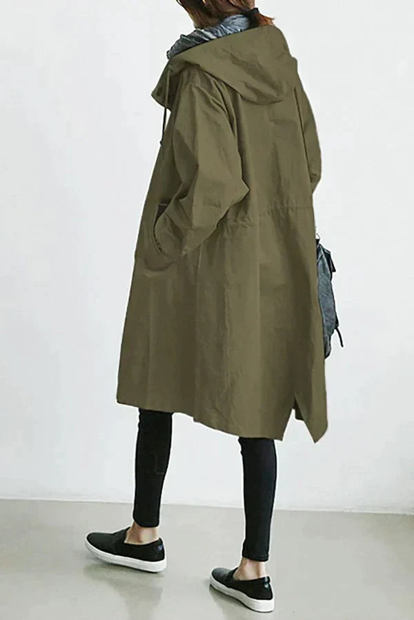 Trench coat impermeable, abrigo esencial de mujer para los días lluviosos de otoño y primavera con estilo.