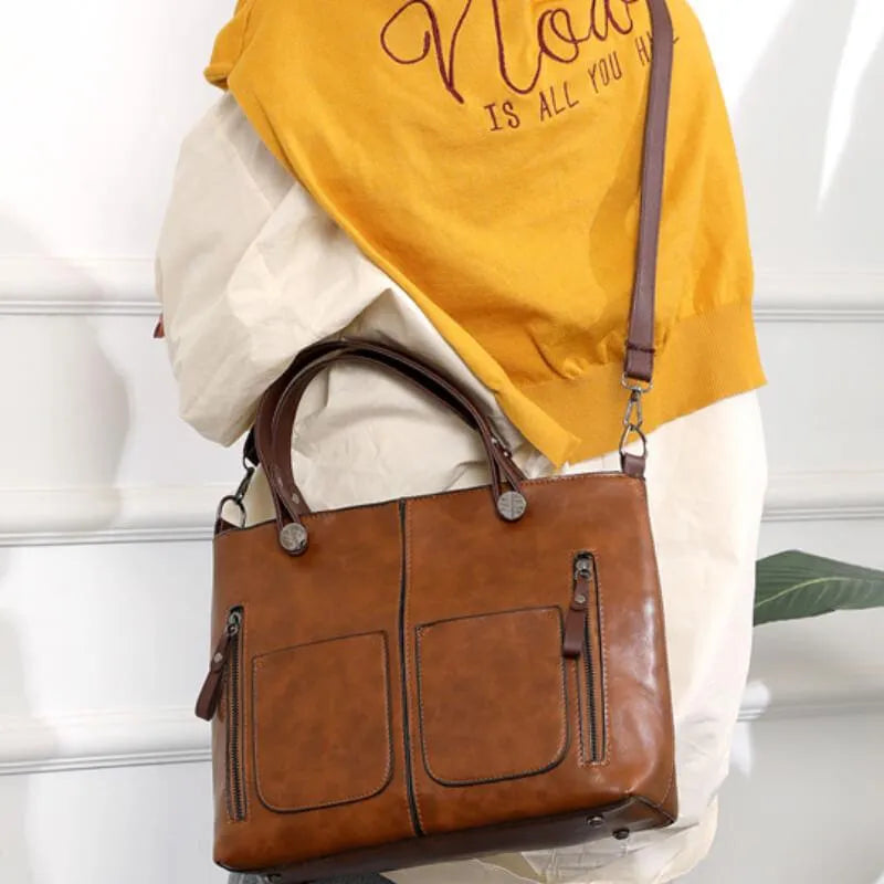 Bolso de hombro morado vintage, cuero sintético elegante para mujer moderna.