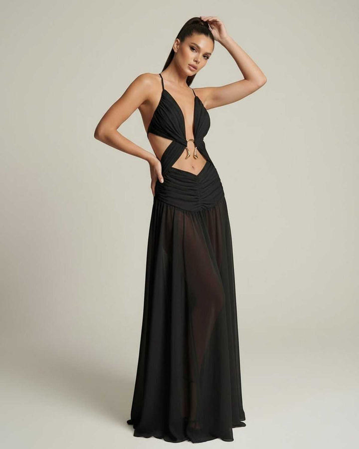 Vestido maxi negro de mujer con escote V profundo y aberturas laterales, perfecto para eventos formales.