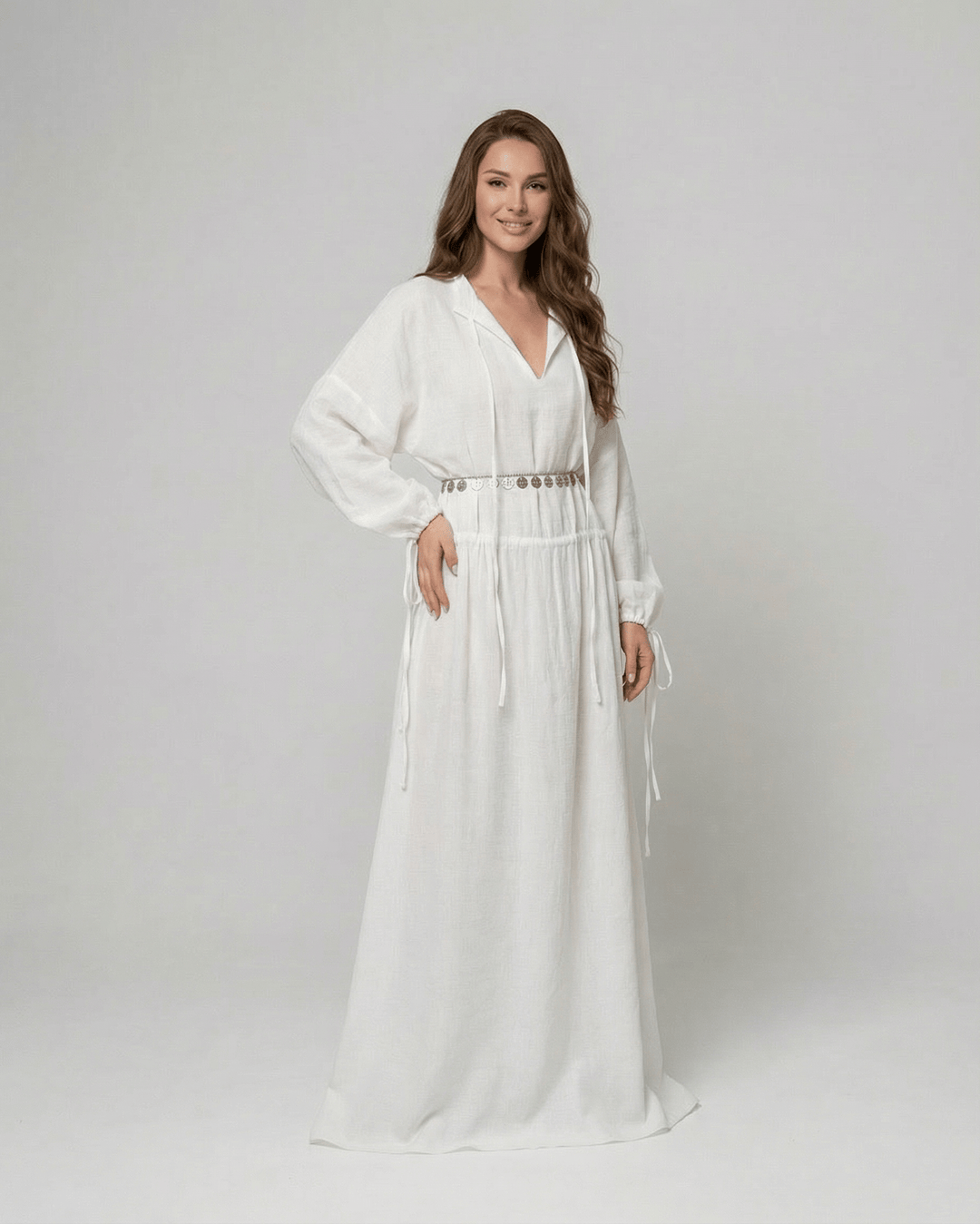Vestido maxi blanco Elara para mujer, corte A, manga larga. Elegancia fluida y cómoda para verano.