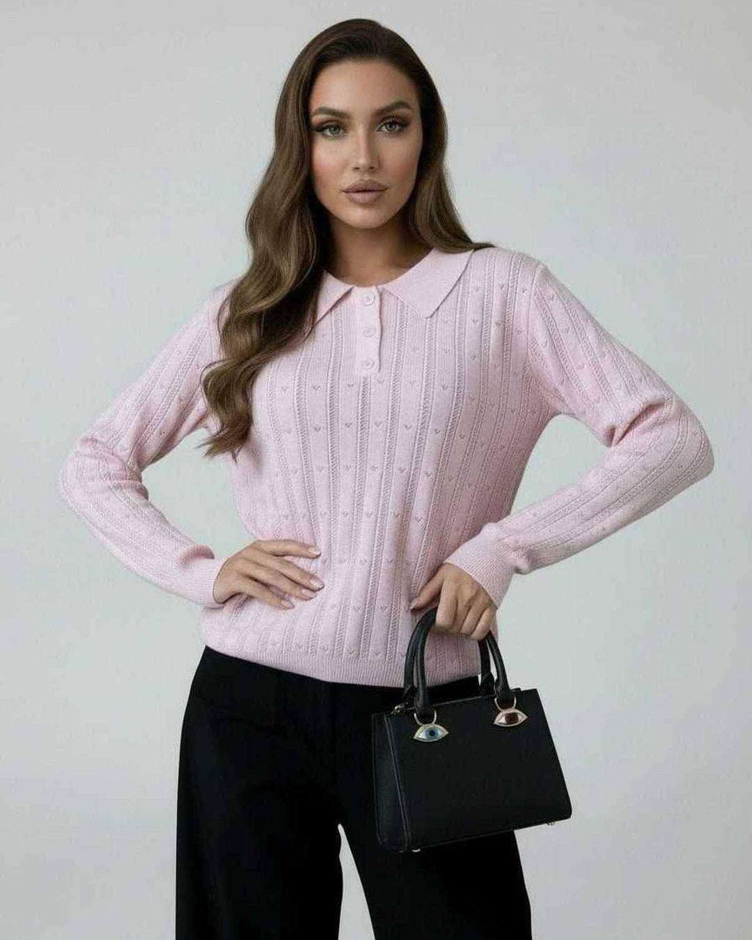 Suéter blanco de punto para mujer, versátil para estilo casual o elegante, manga larga y confortable.