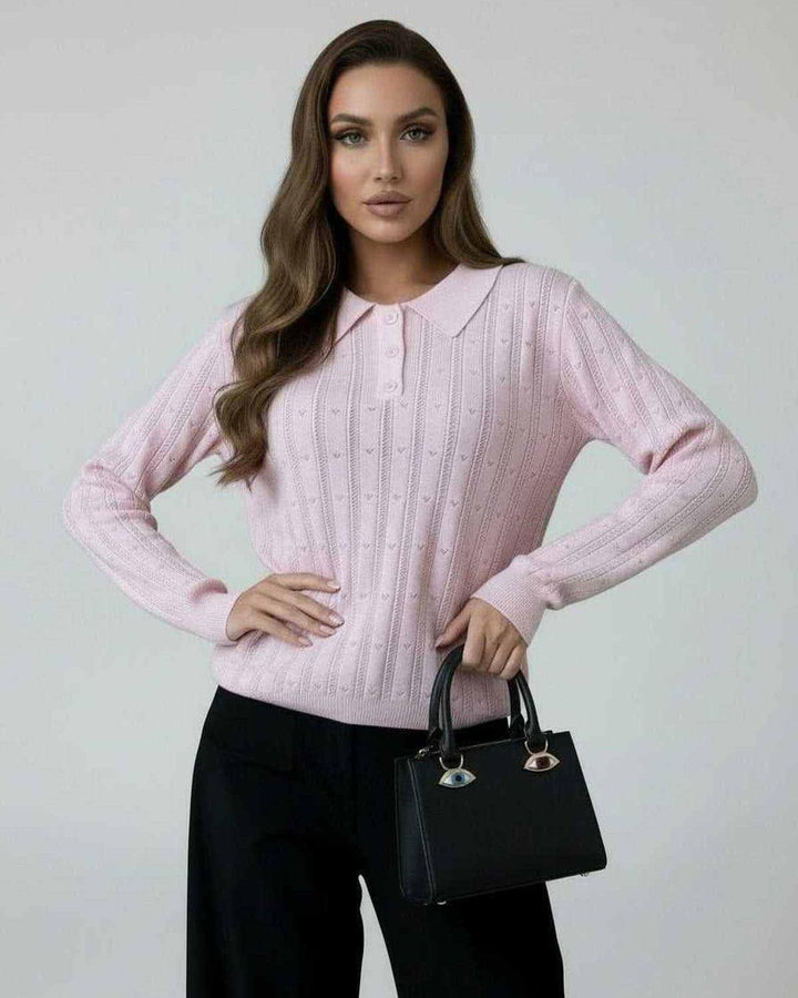 Suéter blanco de punto para mujer, versátil para estilo casual o elegante, manga larga y confortable.