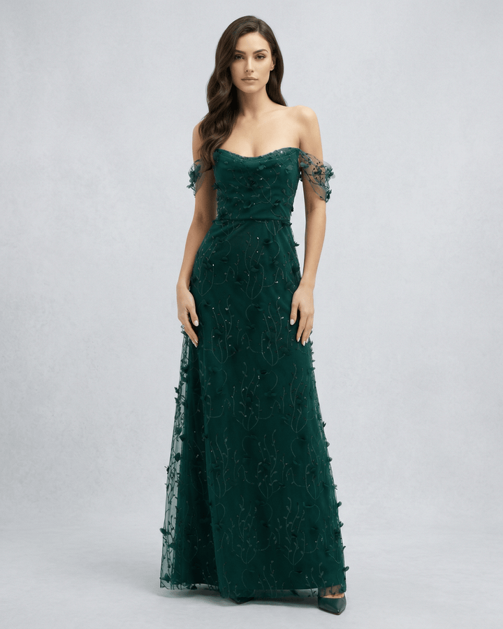 Vestido maxi verde elegante para mujer con mangas descubiertas, ideal para ocasiones especiales, fiesta o gala.