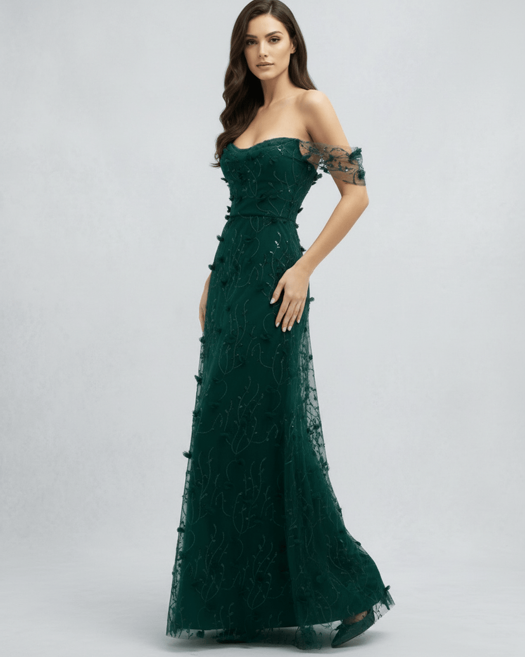 Vestido maxi verde oliva con diseño de mangas descubiertas, ideal para eventos elegantes y ropa de fiesta de mujer.