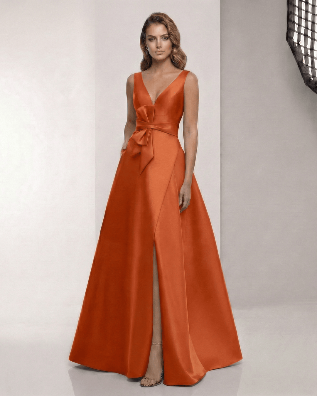 Vestido maxi blanco elegante para mujer, silueta A-Line y escote V, ideal para fiesta o invitada de boda.
