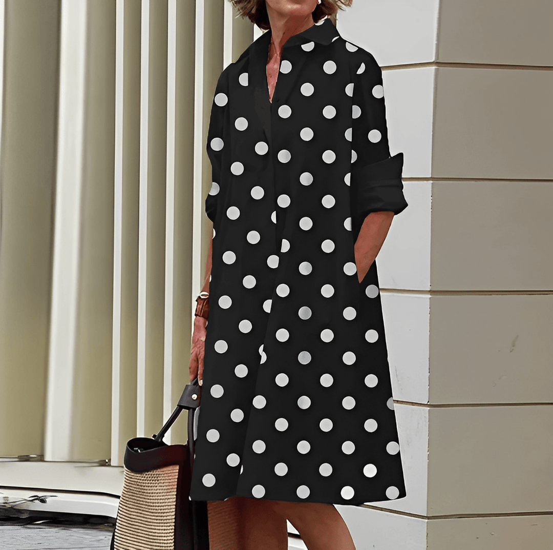 Vestido de mujer con cuello vuelto y manga tres cuartos. Estilo moderno, chic, versátil para diario o eventos.