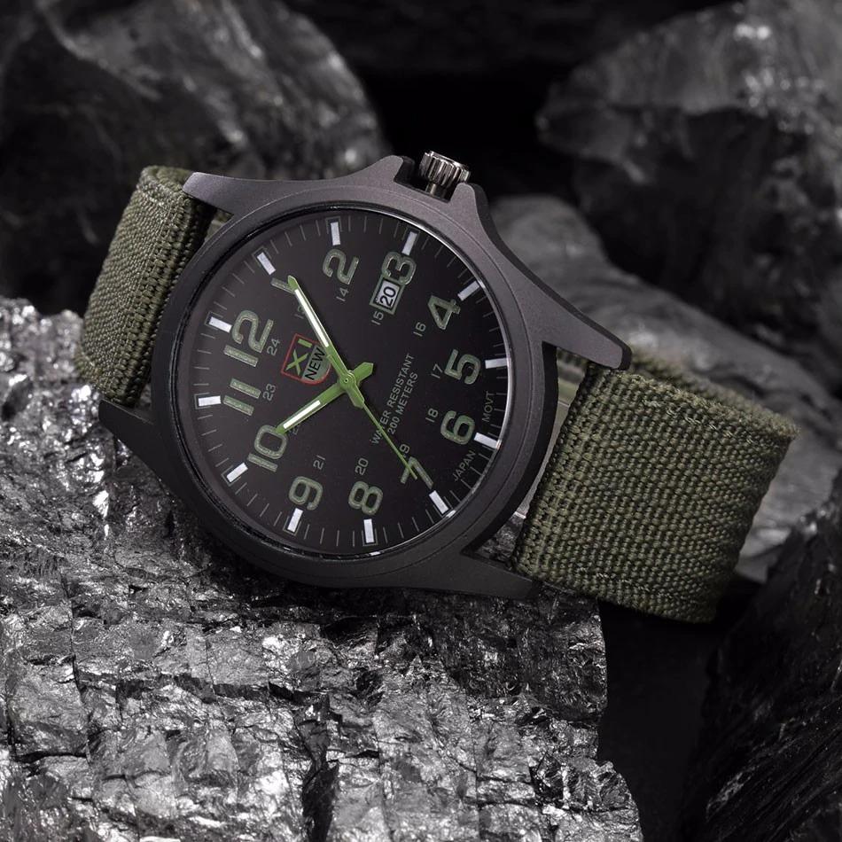 Reloj impermeable y resistente para hombre, perfecto para actividades extremas al exterior.