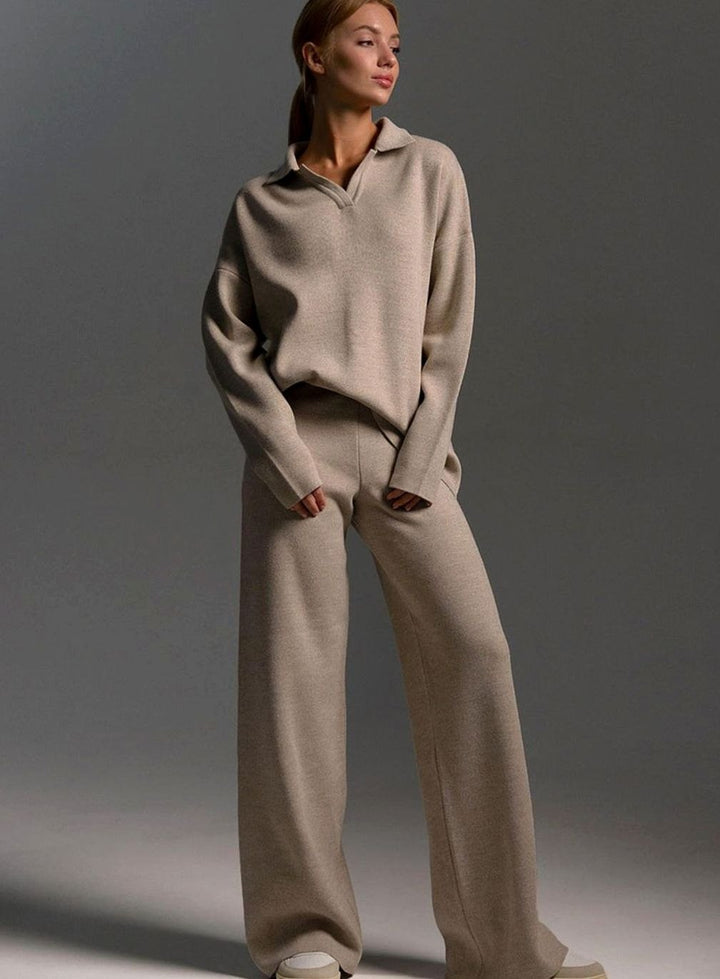 Conjunto de dos piezas de punto wide-leg, versátil para mujer. Ideal para loungewear o un look casual con estilo.