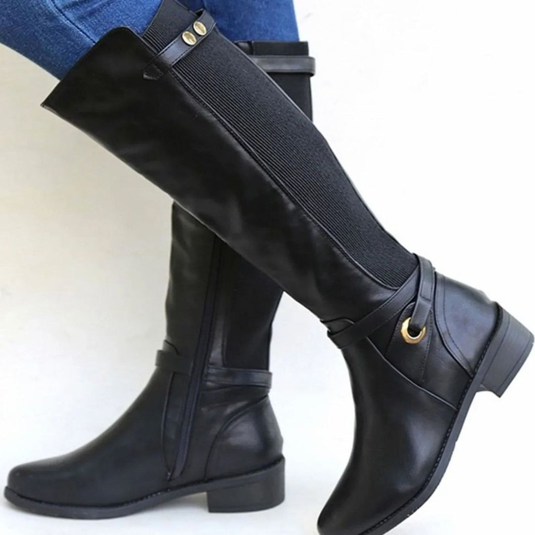 Botas ortopédicas altas estilo hípico para mujer, con tacón bajo y ajuste elástico. Calzado femenino elegante y cómodo.