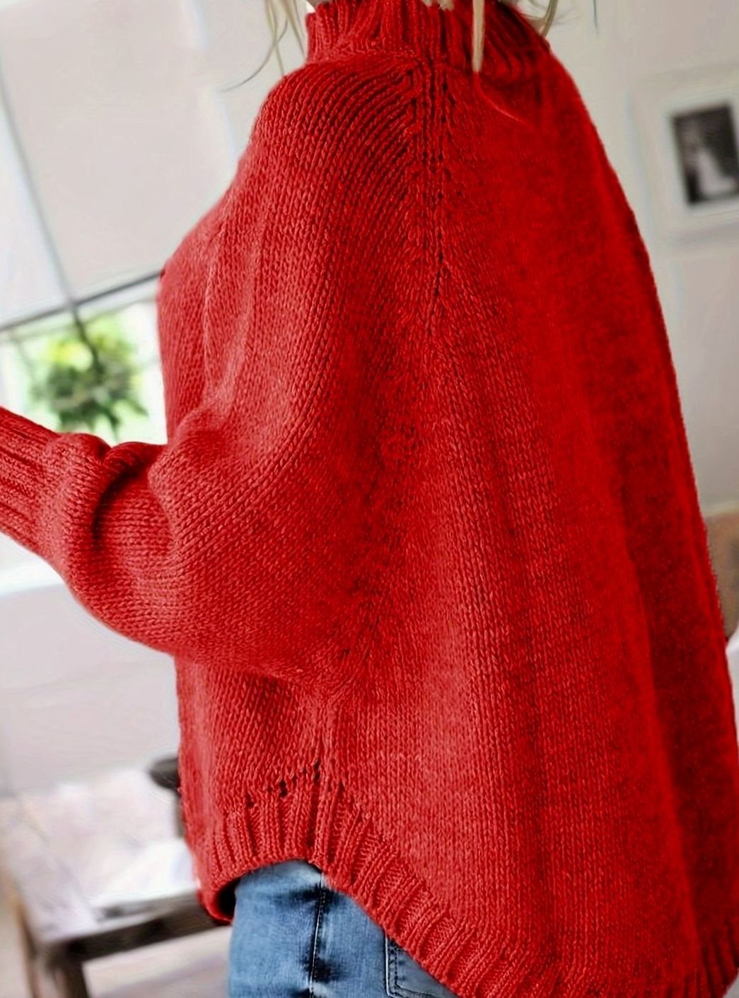 Jersey de punto para mujer, oversize y cuello alto, con detalles trenzados, confort y estilo.