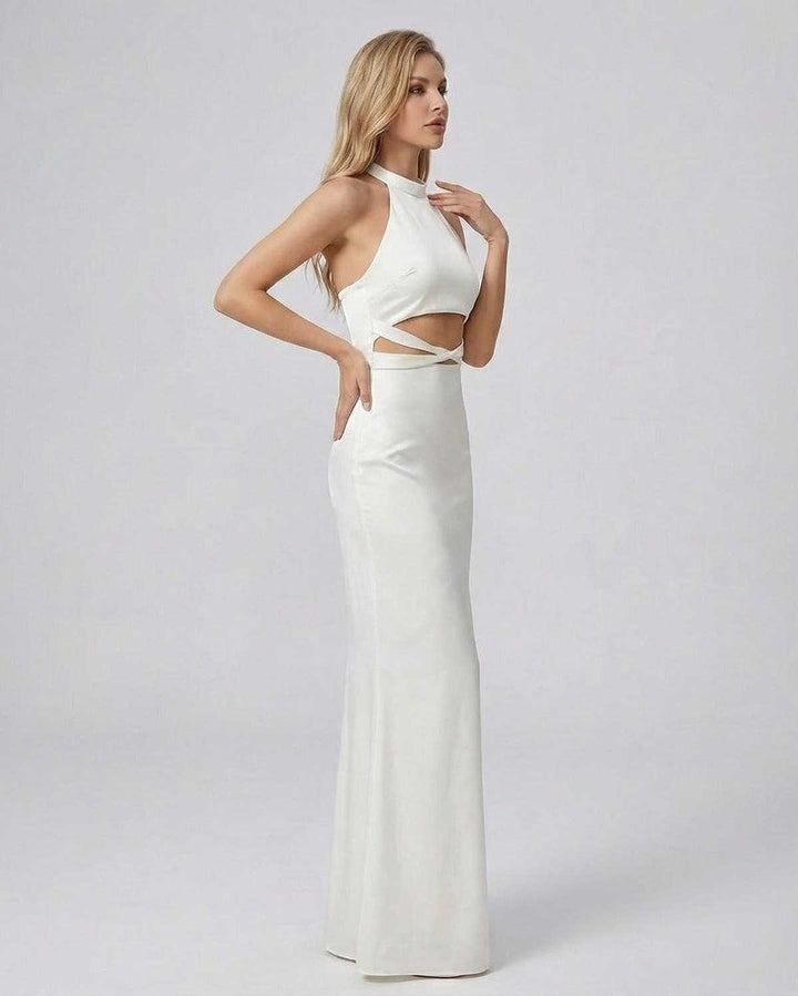 Vestido maxi Elysia blanco, cuello halter. Diseño bodycon moderno para mujer, ropa de fiesta sin mangas.