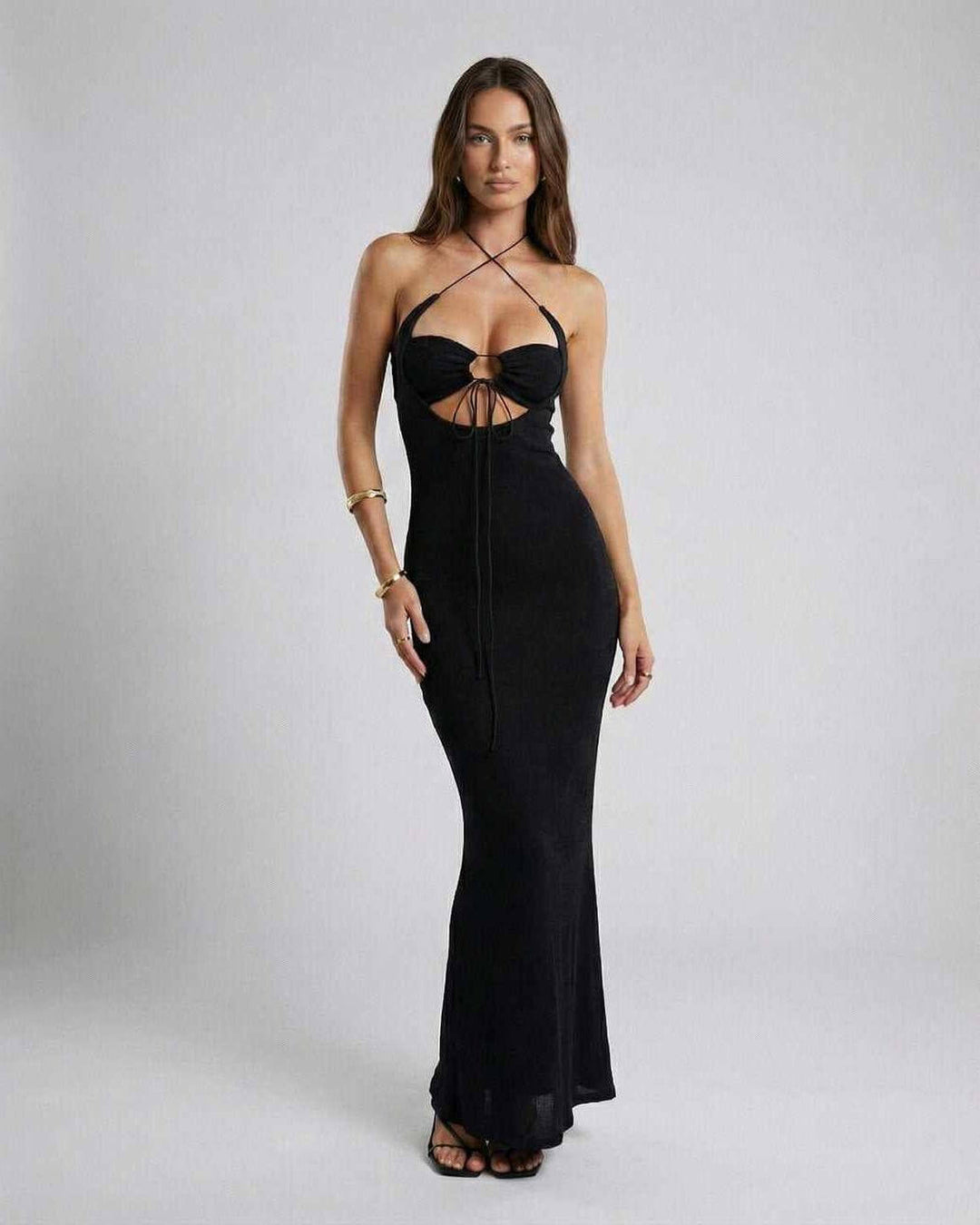 Vestido de noche maxi Elysia para mujer con corte crisscross, ideal para ocasiones especiales.