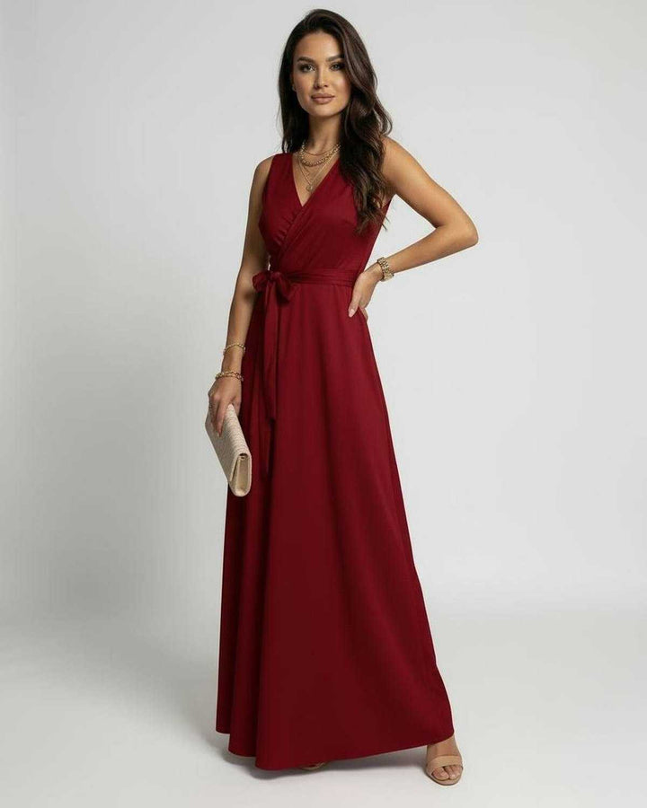 Vestido de mujer elegante, rojo vibrante, corte maxi, con escote en V y sin mangas para ocasiones especiales.