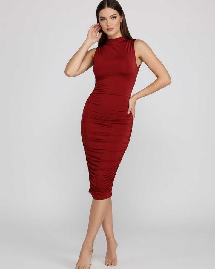 Elegante vestido midi fruncido para mujer, con cuello alto, perfecto para fiestas y eventos formales.