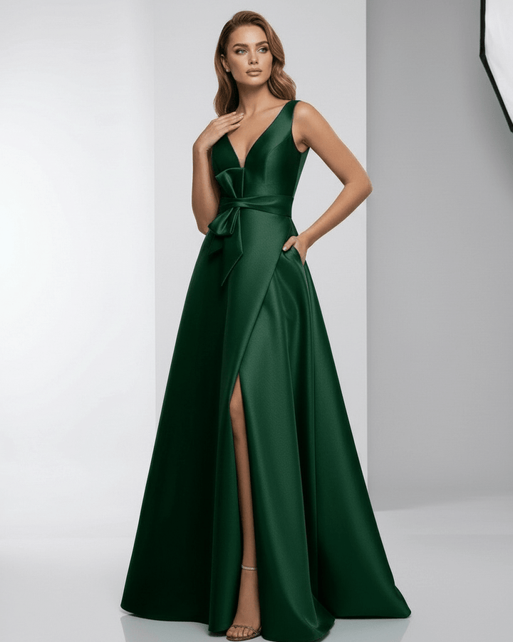 Vestido largo esmeralda de fiesta para mujer, con un diseño elegante y escote en V, perfecto para bodas.