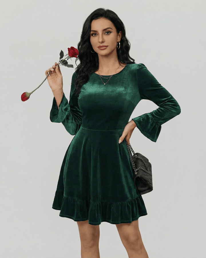 Vestido de invierno/otoño: mini blanco A-line para mujer, manga larga. Diseño elegante y moderno.