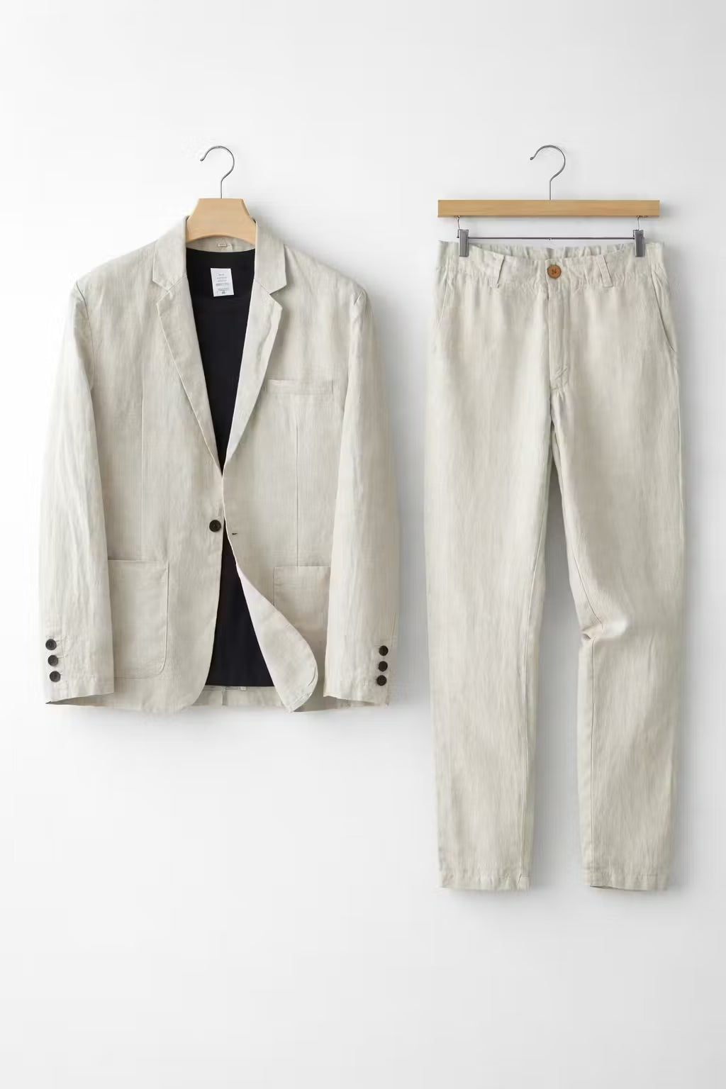 Blazer de lino para hombre, corte relajado. Parte del traje casual elegante de dos piezas, ideal para verano.
