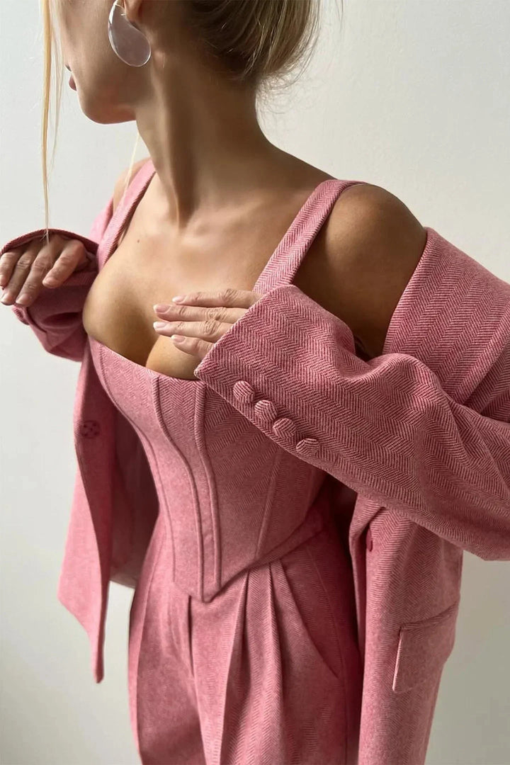 Moda femenina: conjunto tres piezas entallado, disponible en gris o rosa. Elegancia y confort.
