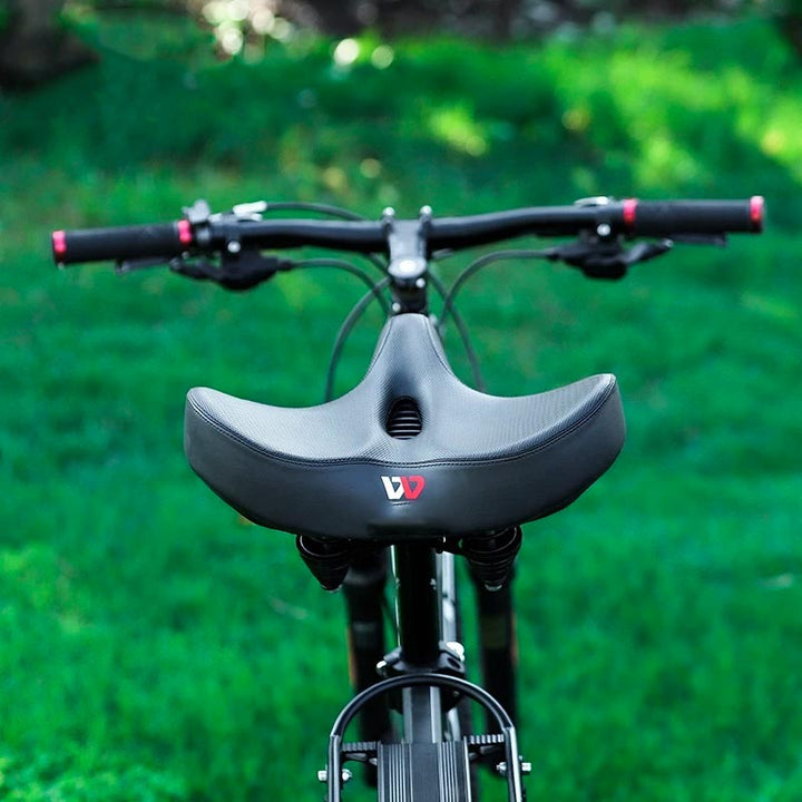 Sillín ergonómico de bicicleta para máximo confort en paseos largos de ciclismo.