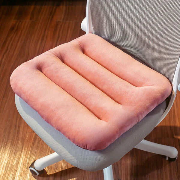 Decoración y confort: cojín ergonómico con soporte lumbar, ideal para cualquier asiento.