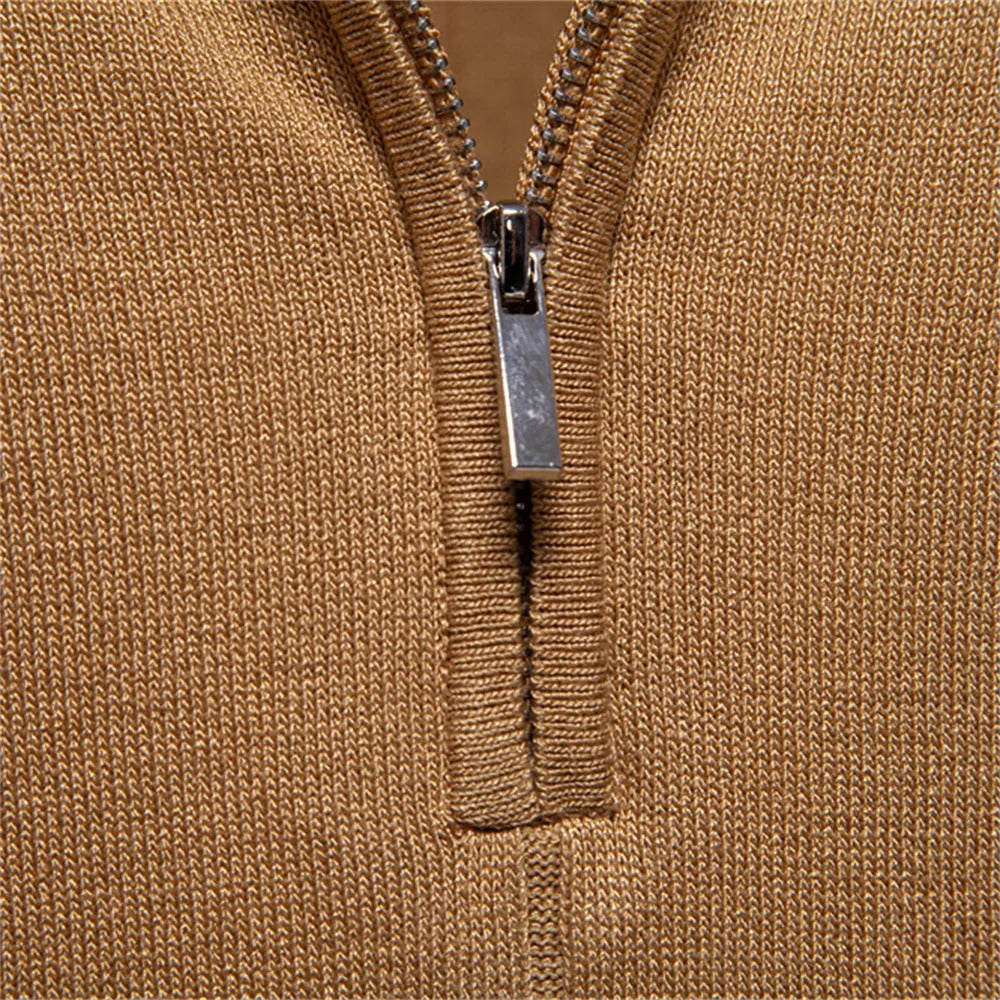 Polo de punto para hombre, versátil y transpirable. Cuello cremallera, perfecto para moda masculina.