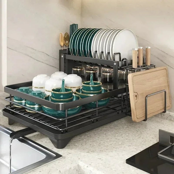 Moderno estante de cocina plegable con drenaje para platos; solución práctica y compacta.