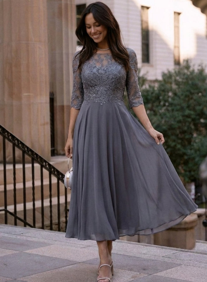 Vestido midi de fiesta para mujer, diseño elegante con encaje y mangas de chifón transparentes. Sofisticado.
